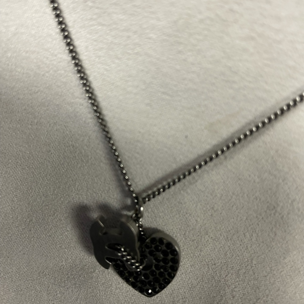 Gorgeous CHANEL necklace!